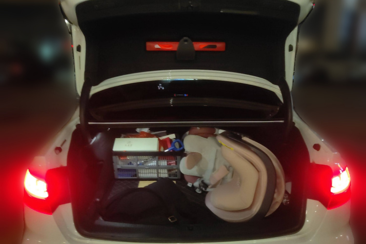 奥迪A4L 2020款 40 TFSI 时尚动感型局部细节23