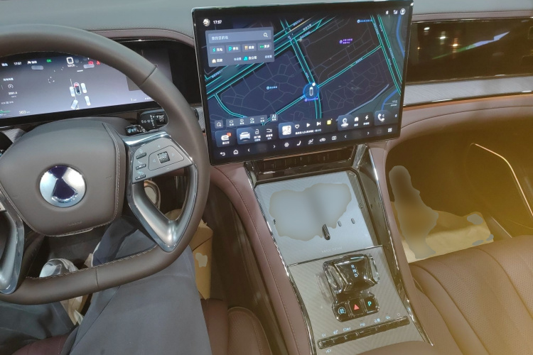 腾势Z9GT 2024款 1100四驱Ultra版中控内饰12