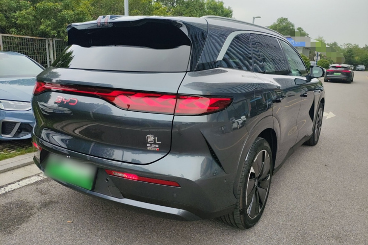 比亚迪 唐L 2025款 EV 600KM四驱激光雷达旗舰型车身外观7