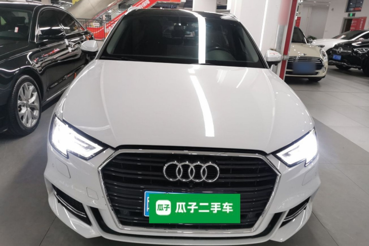 奥迪A3 2018款 30周年年型 Sportback 35 TFSI 时尚型车身外观2