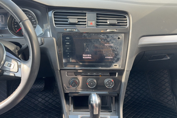 大众 高尔夫 2020款 200TSI DSG舒适进取版局部细节16