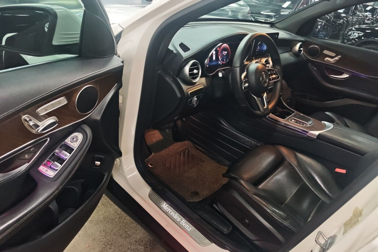 奔驰GLC 2020款 GLC 260 L 4MATIC 豪华型中控内饰20