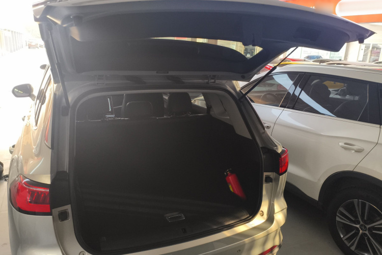 荣威RX5 MAX 2021款 Supreme系列 300TGI 自动豪华座舱版机舱底盘23