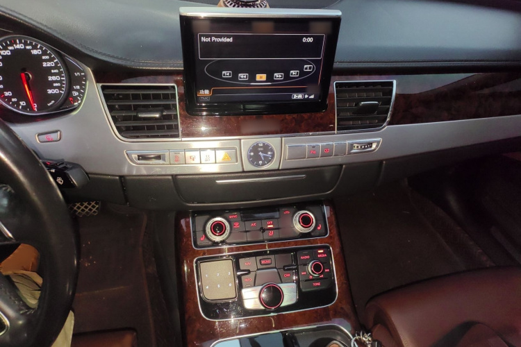 奥迪A8 2013款 A8L 45 TFSI quattro舒适型局部细节16