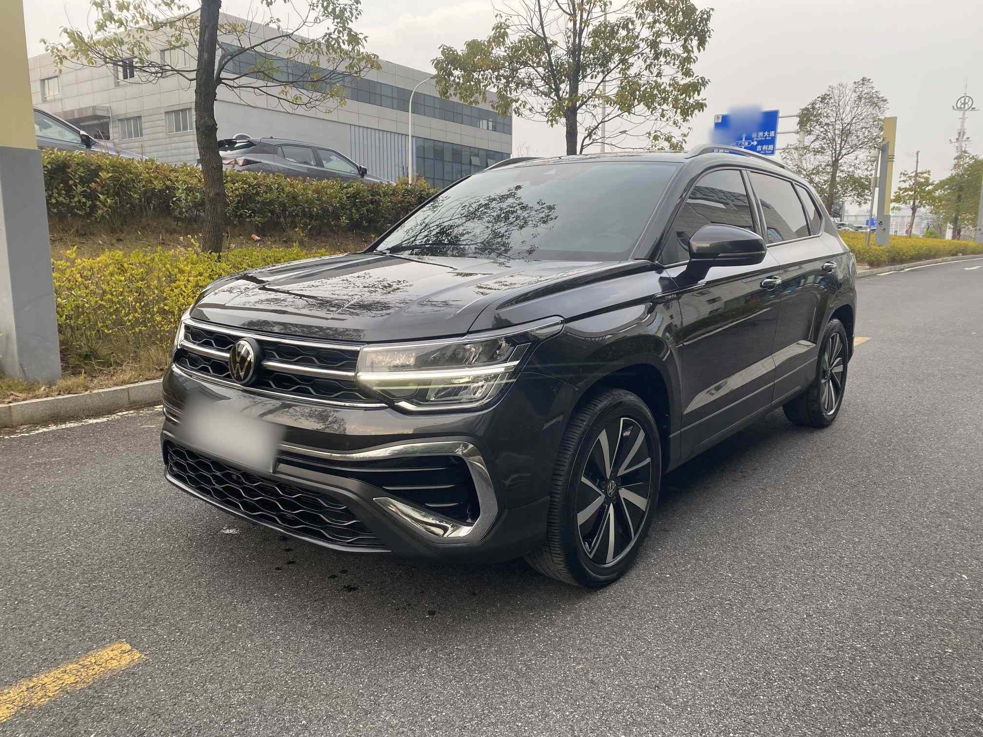 大众 途岳 2023款 300TSI 两驱皎月版(1)