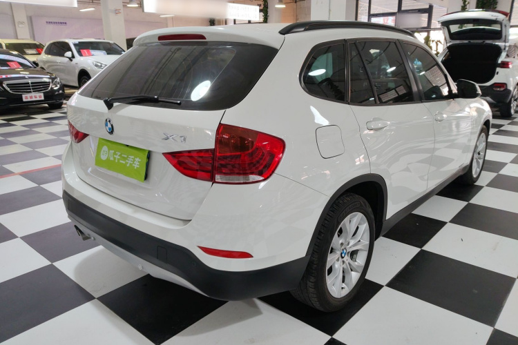 宝马X1 2014款 sDrive18i 时尚型车身外观7