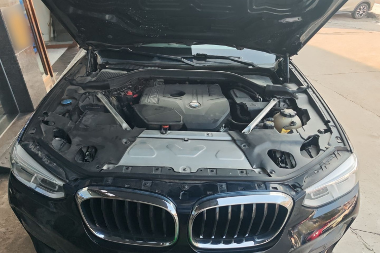 宝马X3 2019款 xDrive25i M运动套装机舱底盘24