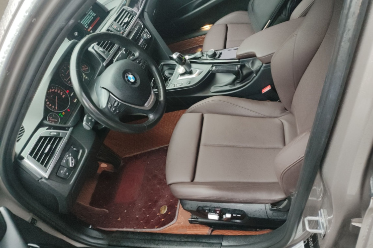 宝马3系 2018款 320Li 时尚型中控内饰19