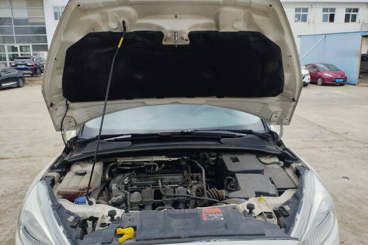 福特 福克斯 2015款 三厢 1.6L 自动风尚型局部细节24