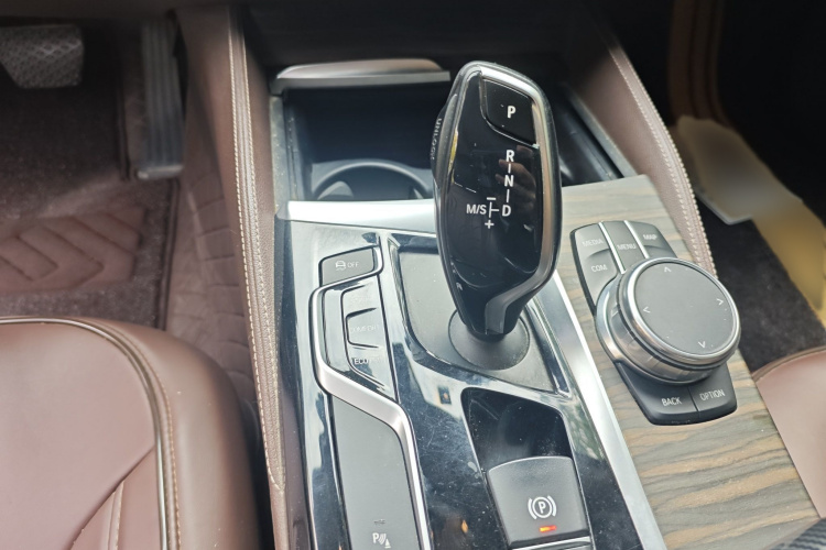 宝马5系 2018款 改款 530Li 领先型 豪华套装局部细节18