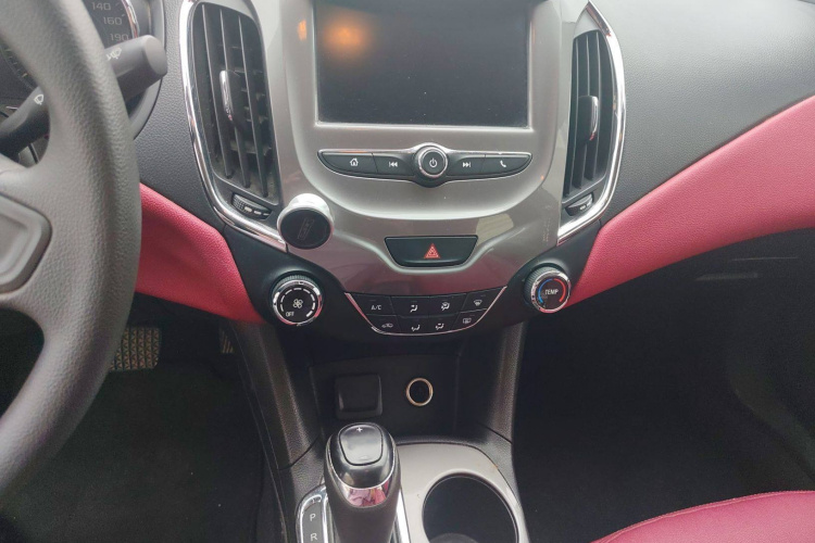 雪佛兰 科鲁兹 2017款 1.5L 自动先锋天窗版中控内饰7005