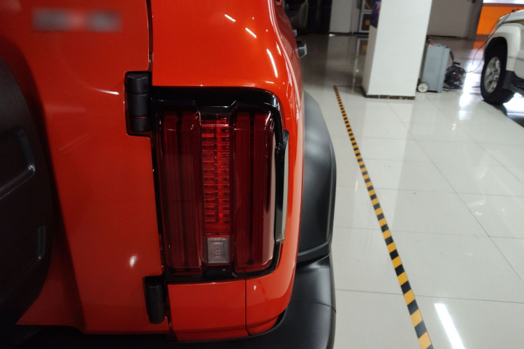 坦克300 2021款 越野版 2.0T 征服者车身外观6006