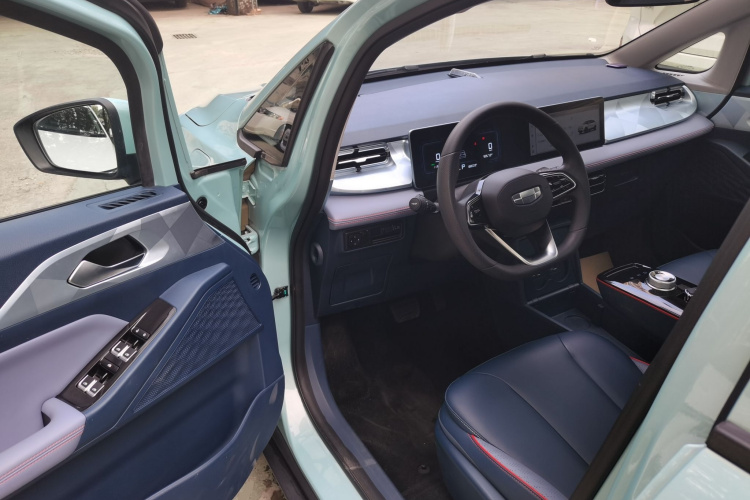 吉利几何E萤火虫 2023款 401KM 玲珑虎 5座中控内饰20