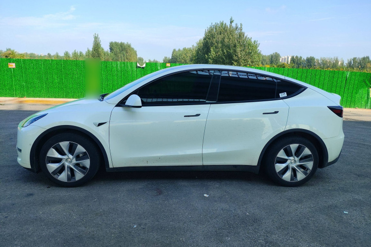 特斯拉 Model Y 2022款 后轮驱动版车身外观6003