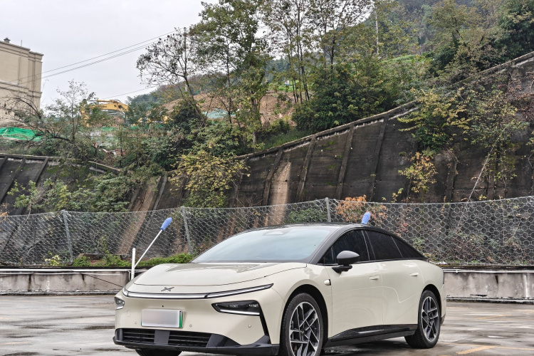 小鹏P7+ 2024款 超长续航 Max车身外观1