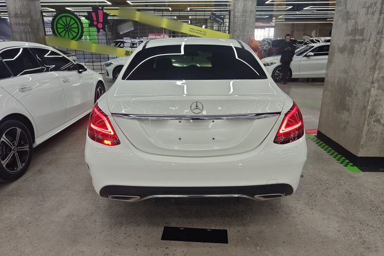 奔驰C级 2019款 C 180 L 时尚型运动版车身外观6