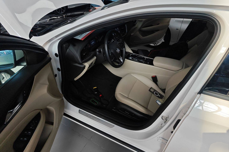 别克 君威 2020款 552T 精英型中控内饰7003