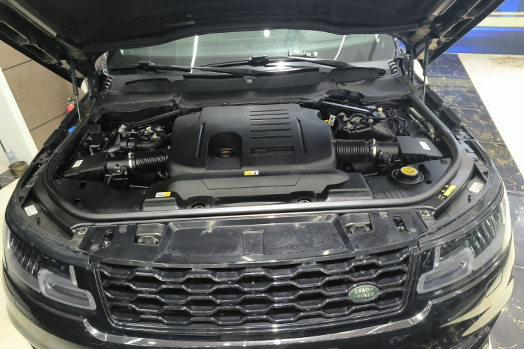 路虎 揽胜运动版 2022款 3.0 L6 耀黑版机舱底盘24