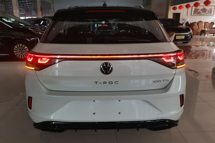 大众 T-ROC探歌 2025款 改款二 300TSI DSG两驱星光版车身外观6