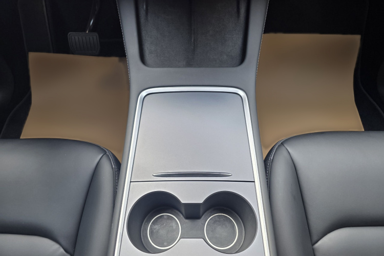 特斯拉 Model Y 2022款 改款 后轮驱动版局部细节9001