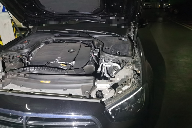奔驰E级 2023款 改款 E 300 L 豪华型局部细节9007