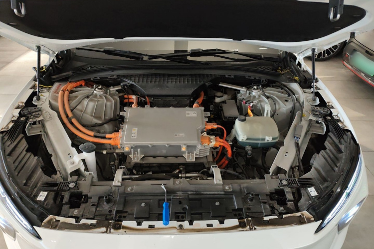 蔚来EC7 2023款 100kWh 首发版机舱底盘24