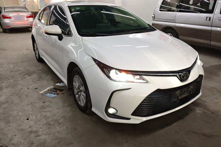 丰田 卡罗拉 2019款 1.2T S-CVT GL-i精英版车身外观3