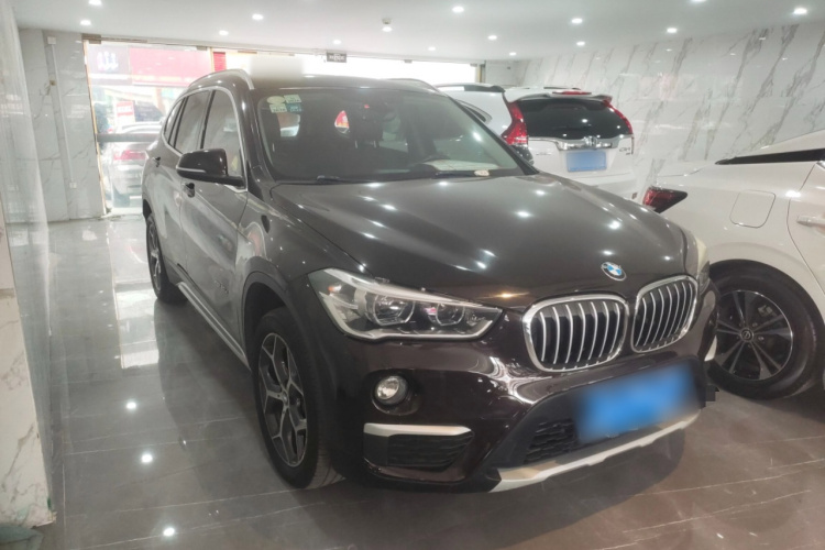宝马X1 2018款 xDrive20Li 尊享型车身外观6002