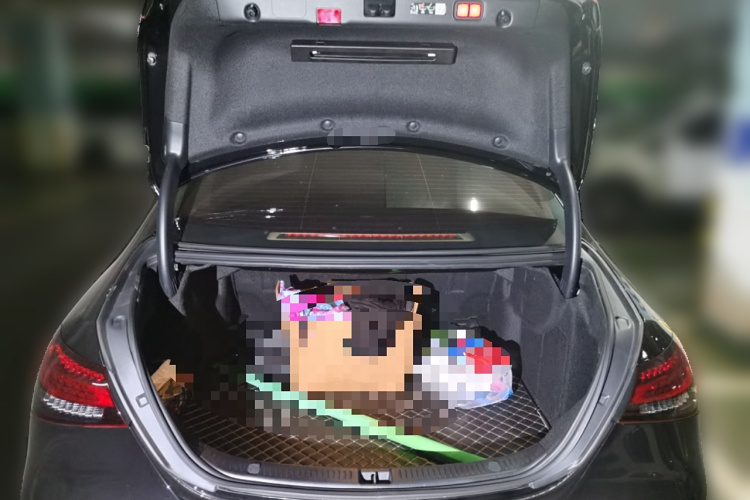 奔驰E级 2023款 改款 E 300 L 豪华型局部细节23