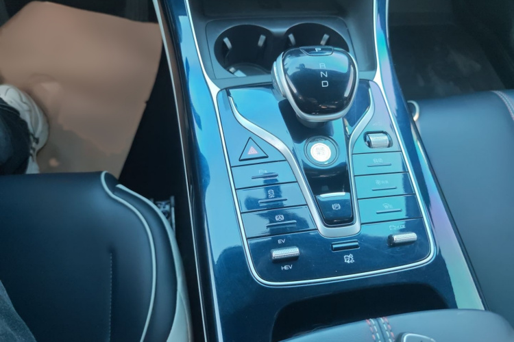 比亚迪 秦PLUS 2021款 DM-i 55KM 旗舰型局部细节18