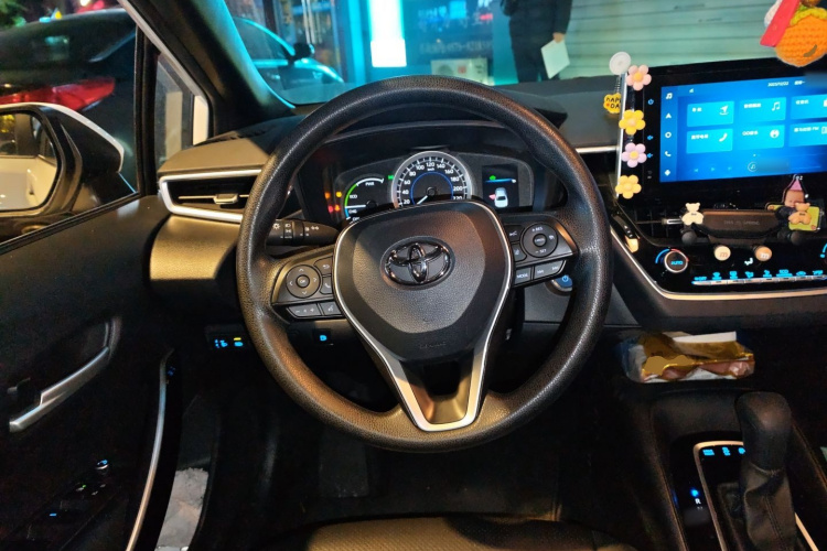 丰田 雷凌 2022款 双擎 1.8H E-CVT豪华版中控内饰13