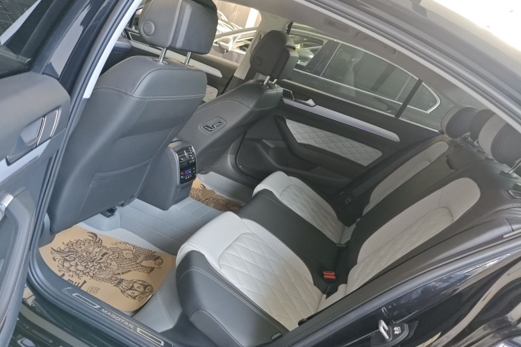 大众 迈腾 2025款 众享款 330TSI DSG豪华型中控内饰7004