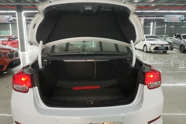 雪佛兰 迈锐宝 2014款 2.0L 自动豪华版机舱底盘23