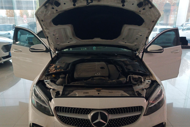 奔驰C级 2021款 C 260 L 运动版机舱底盘24