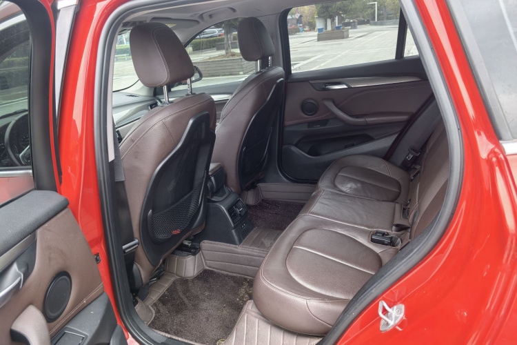 宝马X1 2019款 sDrive18Li 尊享型中控内饰7002