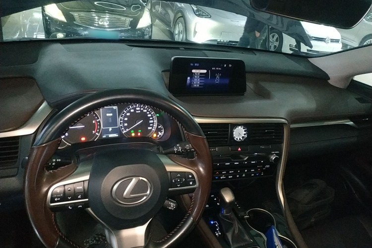 雷克萨斯RX 2016款 300 四驱典雅版 国VI中控内饰7002