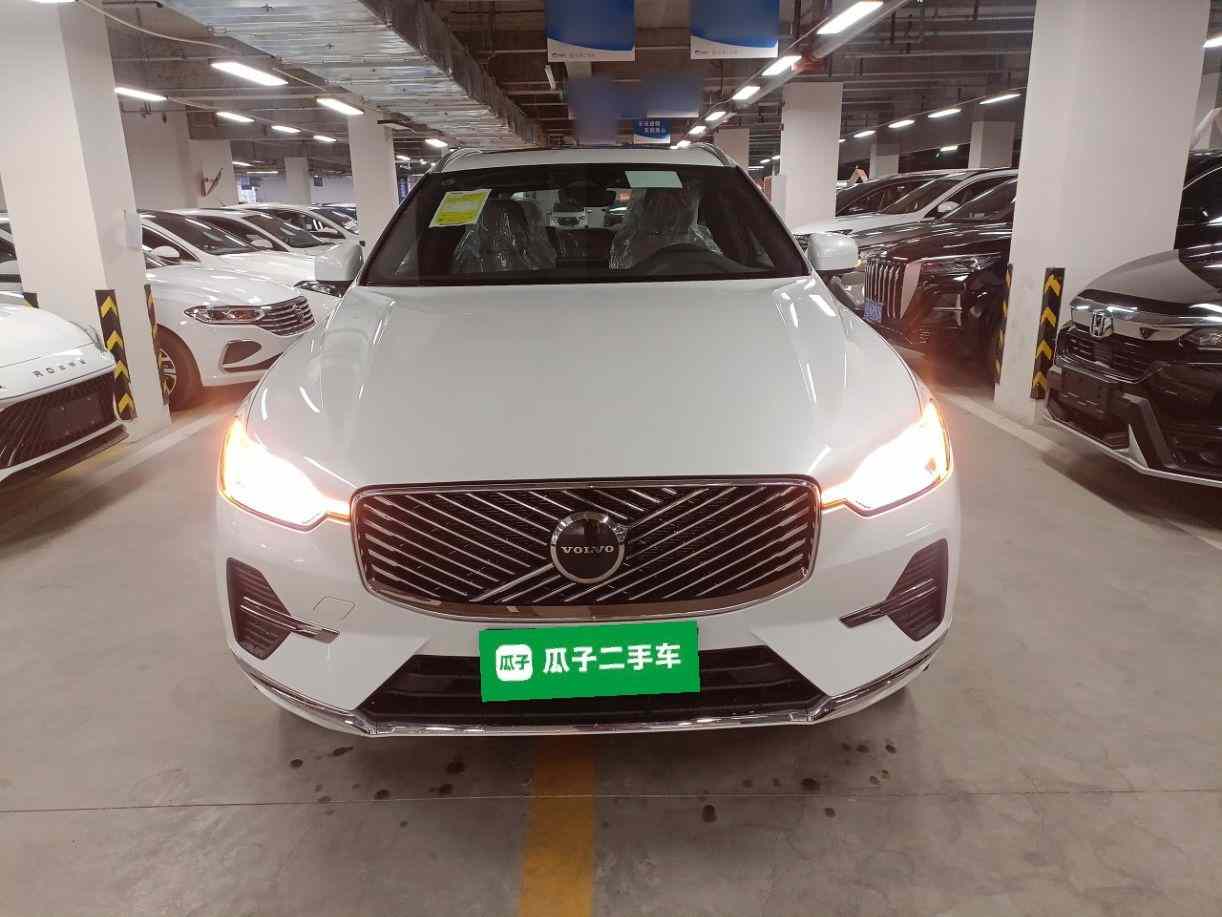 沃尔沃XC60 2026款 B5 四驱智逸豪华版(1)