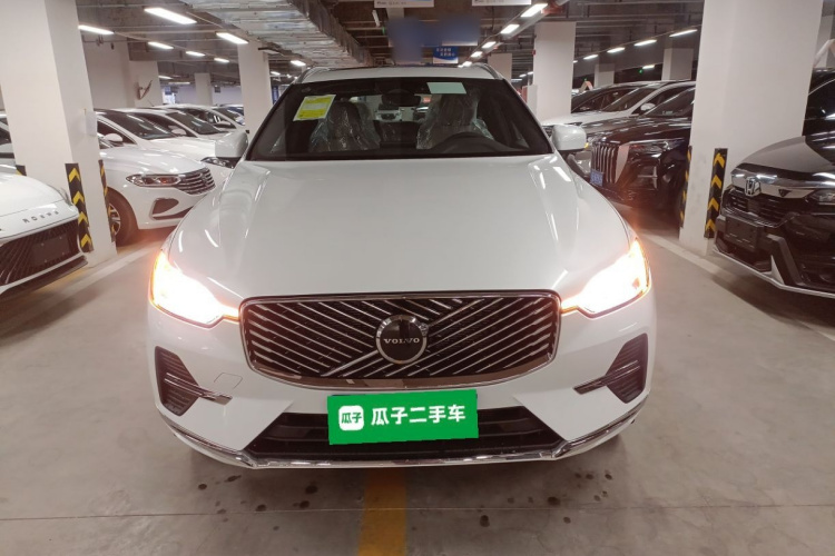 沃尔沃XC60 2026款 B5 四驱智逸豪华版车身外观2