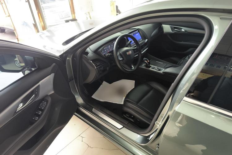 凯迪拉克CT5 2023款 28T 豪华型（标准版）中控内饰7003