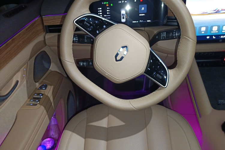 鸿蒙智行 问界M7 2024款 1.5T 智驾四驱Max版 6座中控内饰13