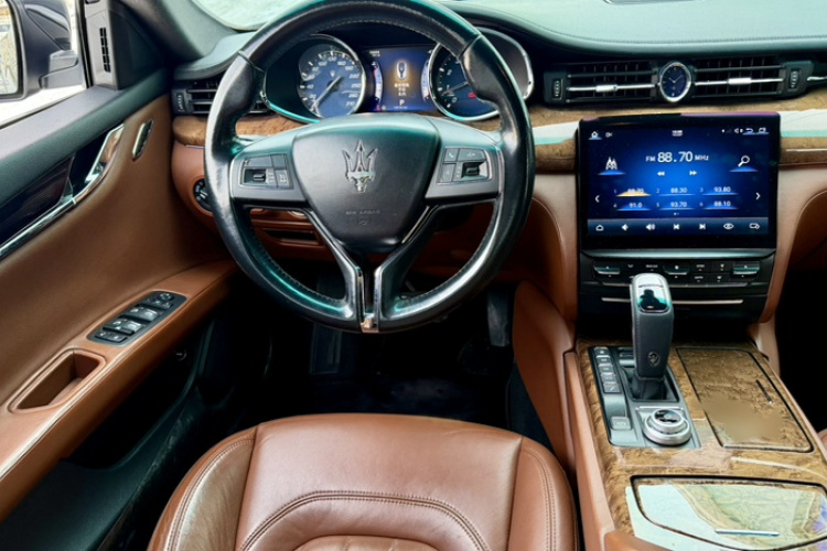 玛莎拉蒂 总裁 2013款 3.0T 标准型中控内饰7015