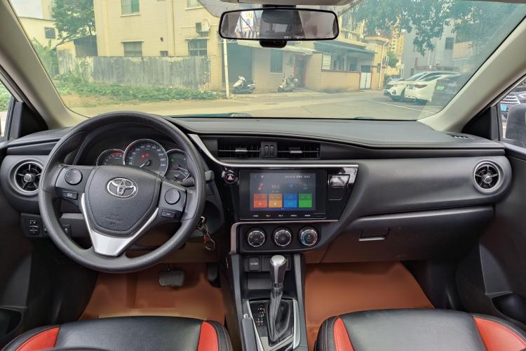 丰田 雷凌 2017款 改款 185T CVT精英版 国VI中控内饰12