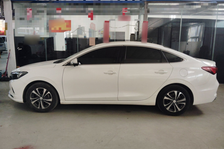 长安 逸动 2021款 PLUS 蓝鲸NE 1.4T GDI DCT尊贵型车身外观4