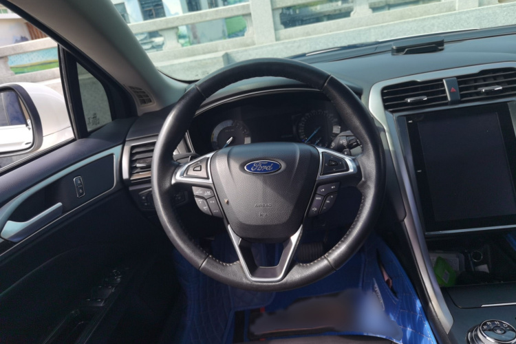 福特 蒙迪欧 2017款 改款 EcoBoost 180 时尚型局部细节13