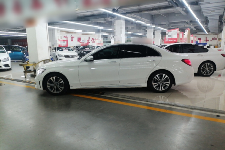 奔驰C级 2021款 C 200 L 时尚型运动版车身外观4