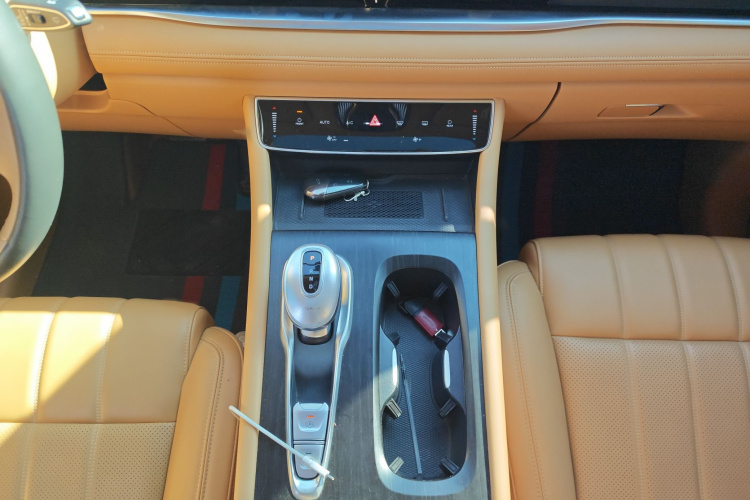 岚图汽车 岚图梦想家 2024款 PHEV 超长续航尊贵版局部细节18