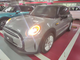 MINI 2022款 改款 1.5T COOPER 经典派
