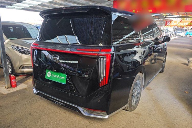 广汽传祺 传祺M8 2024款 大师系列 400T 至尊版车身外观7