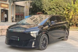 小鹏X9 2025款 740超长续航 Max