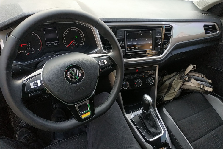 大众 T-ROC探歌 2020款 230TSI DSG两驱进取型中控内饰12